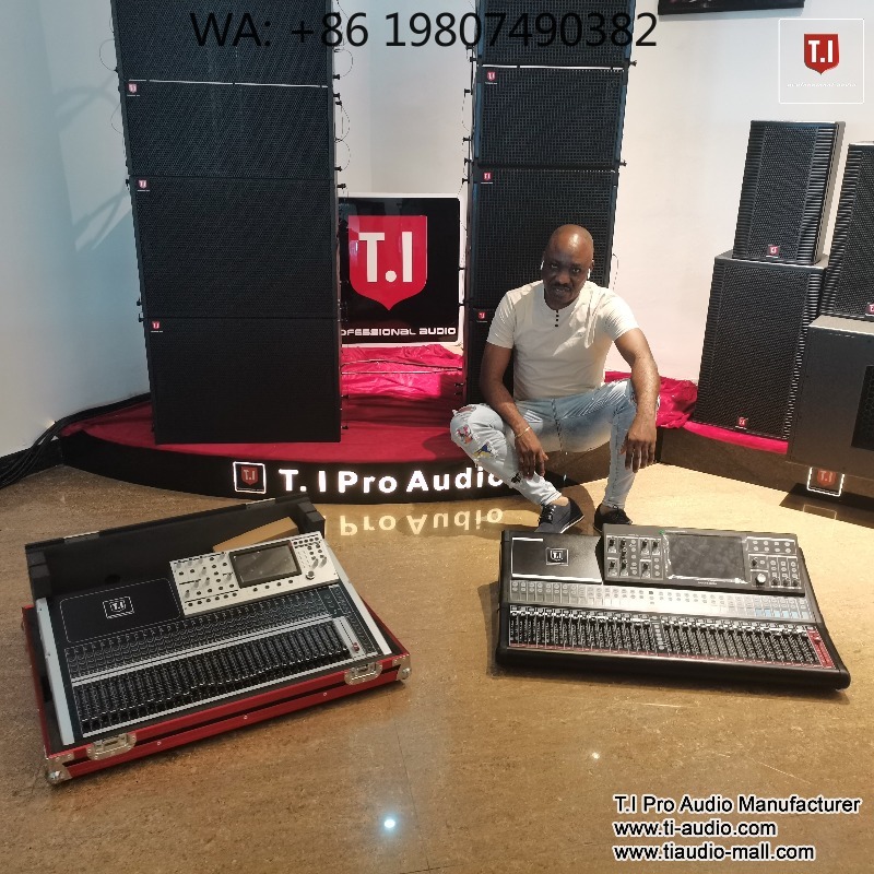 Audio Music Dj - 32 Channel Digital Mixer Console, Professional